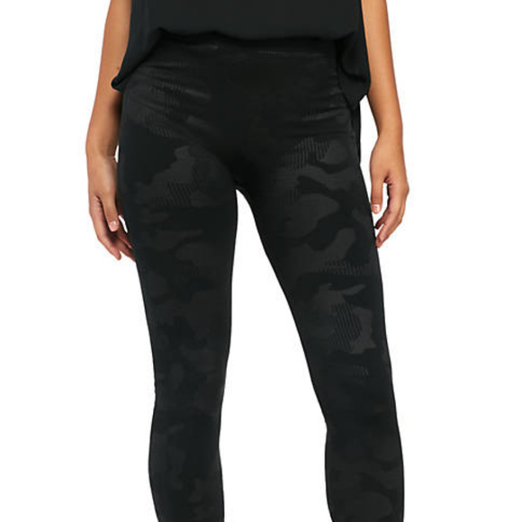 NWT Black Fleece Camo Leggings - Picture 2 of 4